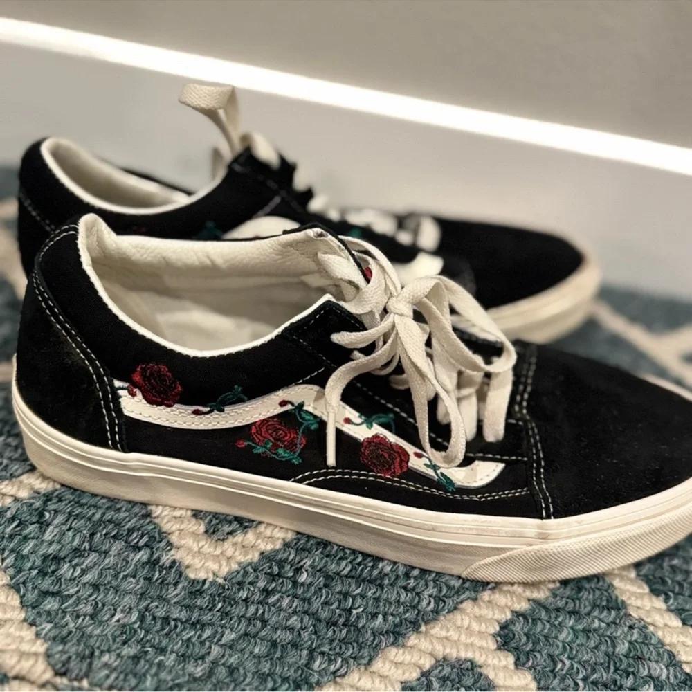 Vans Old Skool Rose Embroidered Black M9 W10.5 Rare - Picture 8 of 10